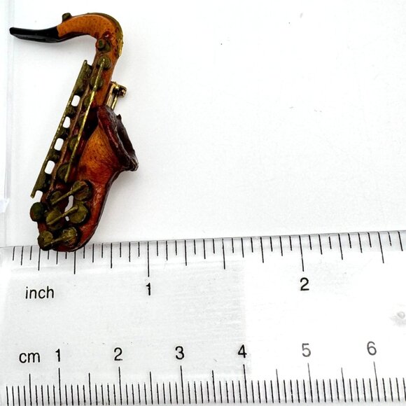 Leather Saxaphone Brooch Pin Brown Brass Vintage 7/8 x 1 3/4" Musical Instrument - Picture 2 of 8